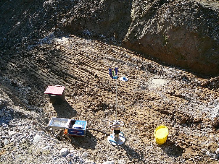 Überprüfung der eingebauten Bereiche mittels dyn. Plattendruckversuche